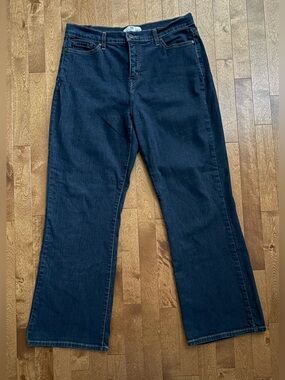 Levi's Women's Perfectly Slimming 512 Bootcut Jeans Dark Wash Size 16M